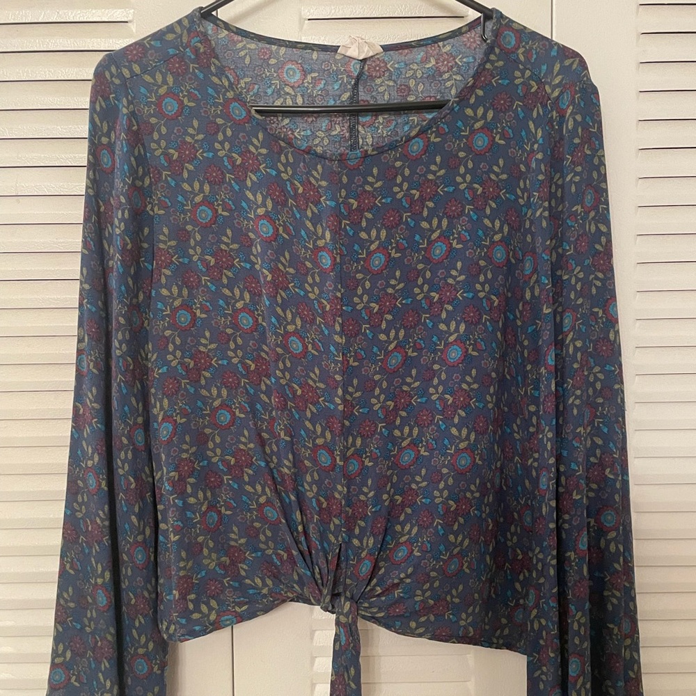 Natural life womens long sleeved top